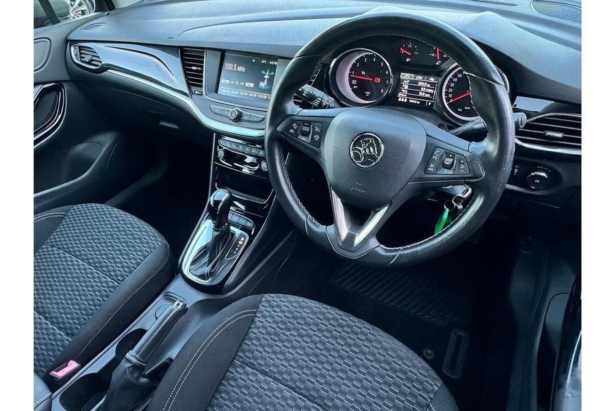 2017 Holden Astra R BK Photo 2