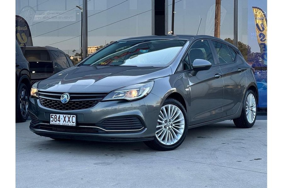 2017 Holden Astra R BK Photo 9