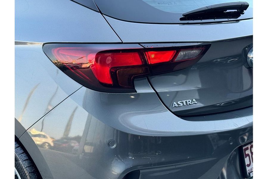 2017 Holden Astra R BK Photo 4