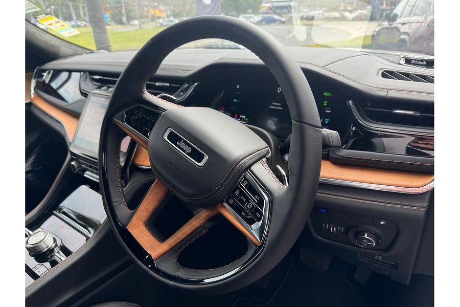 2023 Jeep Grand Cherokee Summit Reserve 4xe WL Photo 19
