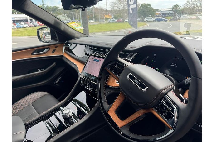 2023 Jeep Grand Cherokee Summit Reserve 4xe WL Photo 18