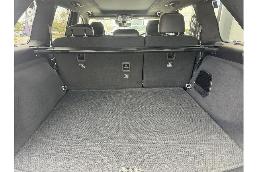 2023 Jeep Grand Cherokee Summit Reserve 4xe WL Photo 30