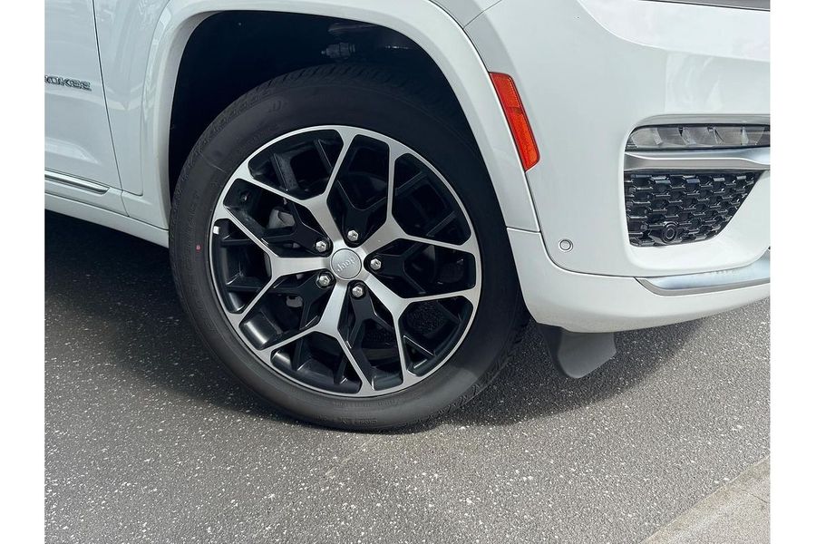 2023 Jeep Grand Cherokee Summit Reserve 4xe WL Photo 5