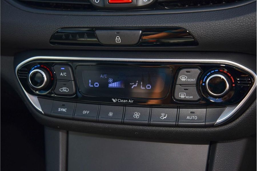 2017 Hyundai i30 Premium GD3 Series II Photo 9
